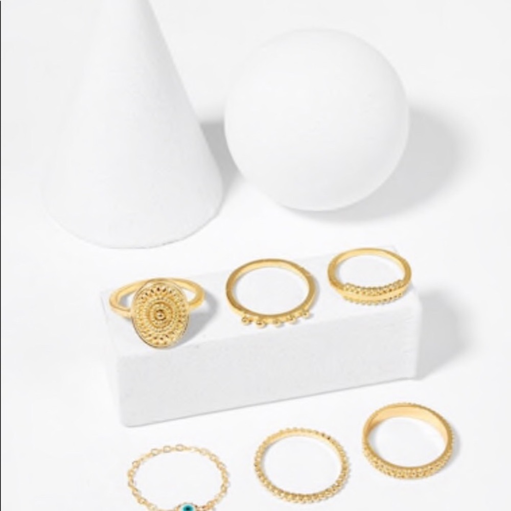 Textured Round Detailed Ring Set - Picture 3 of 3